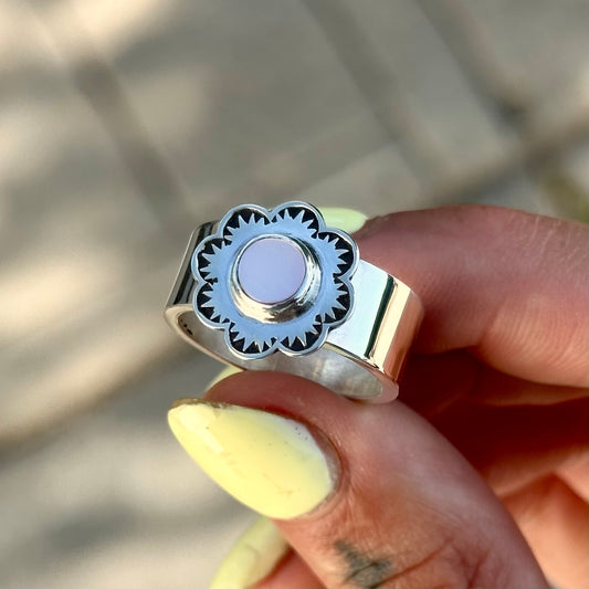 Mother of Pearl Floral Ring- size 6