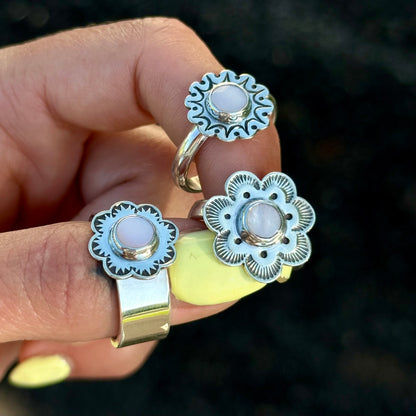 Mother of Pearl Floral Ring- size 7