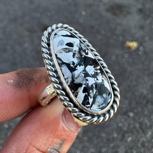Black and white paint ring Size 6.5