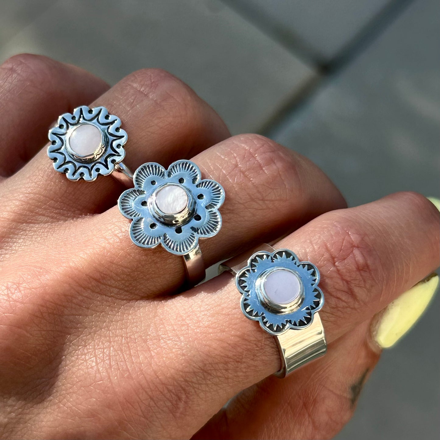 Mother of Pearl Floral Ring- size 7