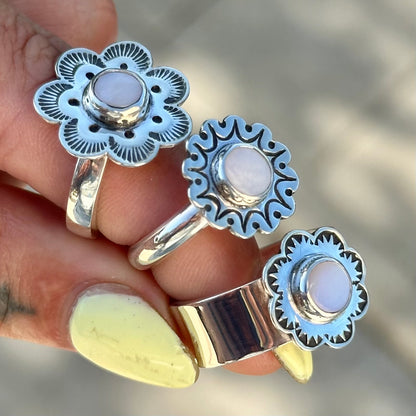Mother of Pearl Floral Ring- size 7