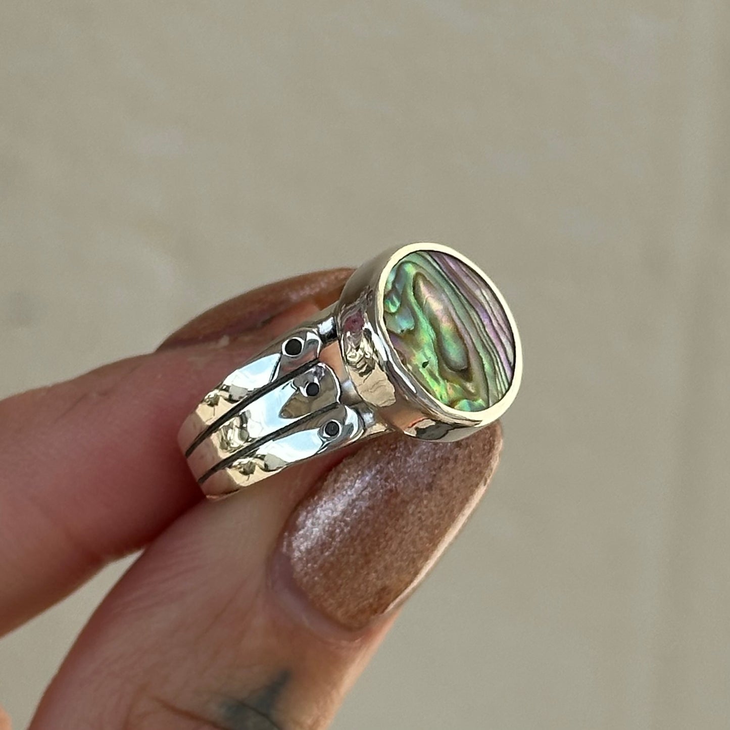 Abalone round ring- size 7.25