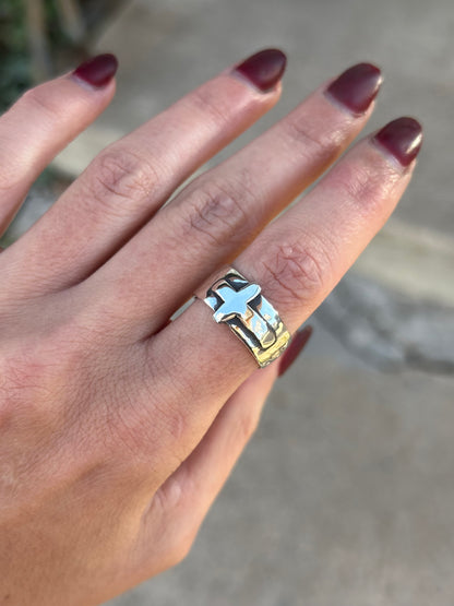 Hammered Cross band- size 7.5